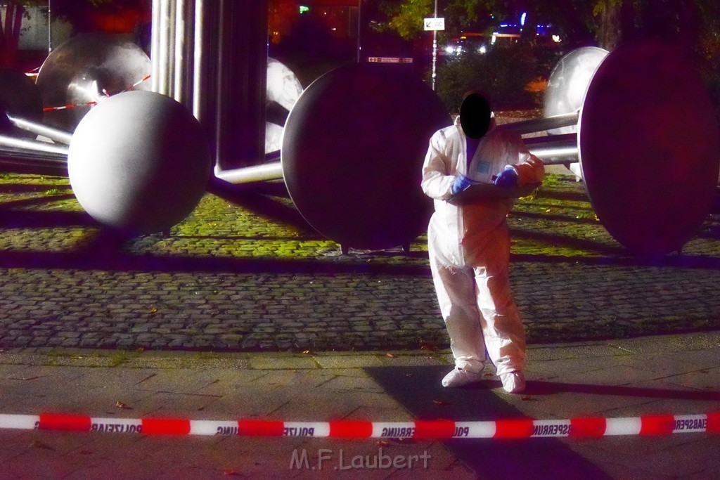 Einsatz BF Messerstecherei Koeln Neustadt Nord Eberplatz Platzmitte P178.JPG - Miklos Laubert